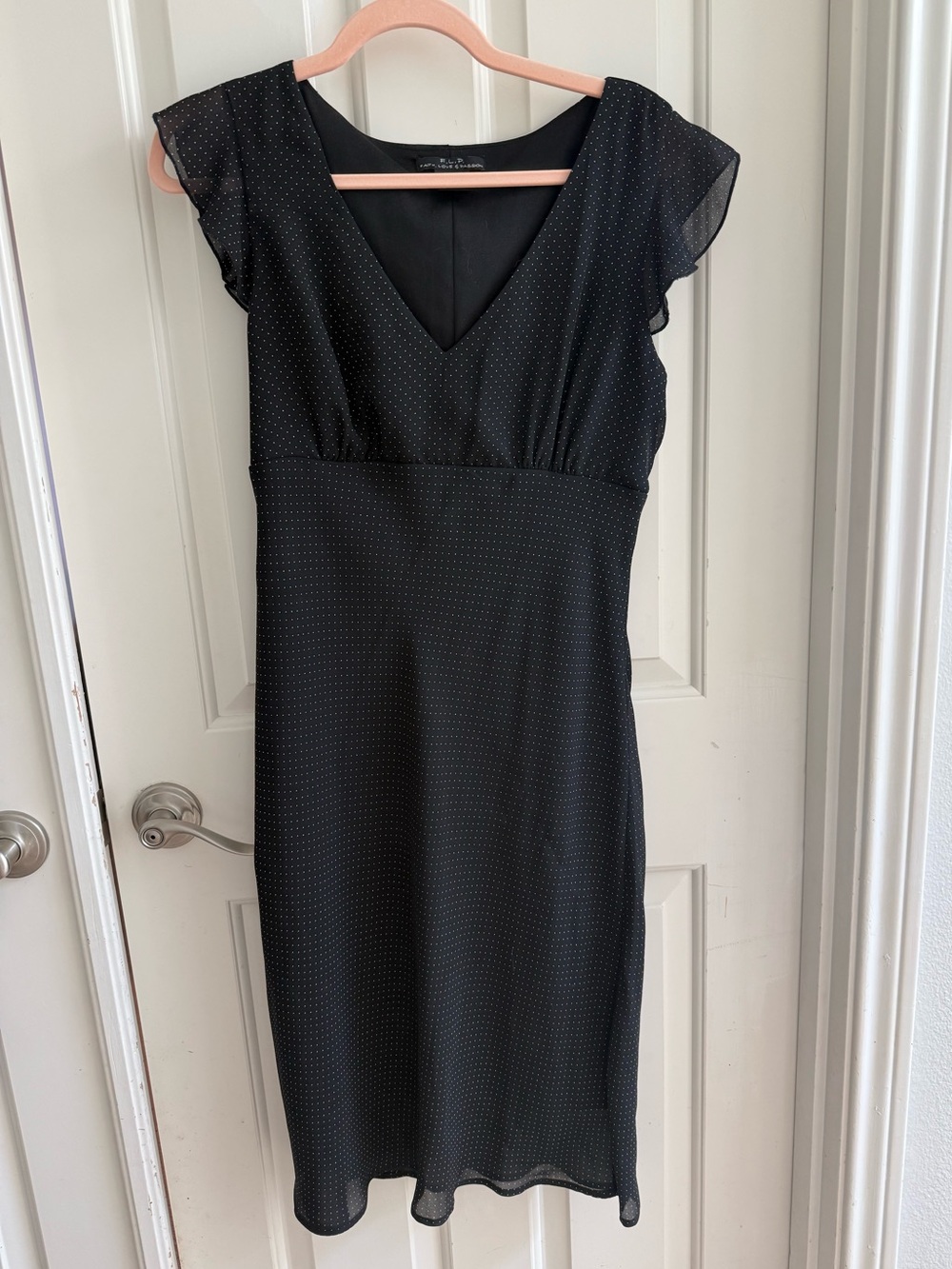 Black V-Neck Sheath Dress with Cap Sleeves